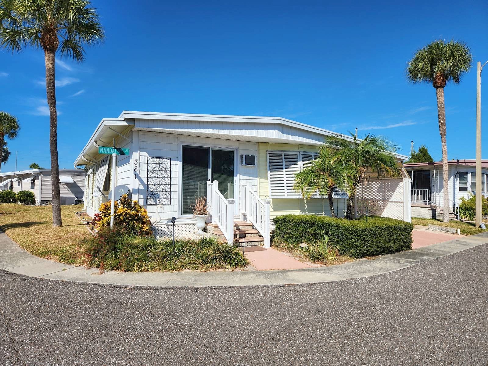 381 Mandalay Dr  