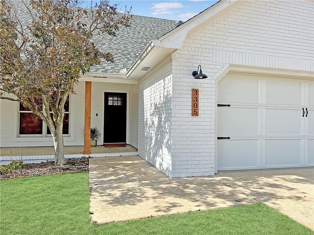 3305 N SOUTHRIDGE DR  