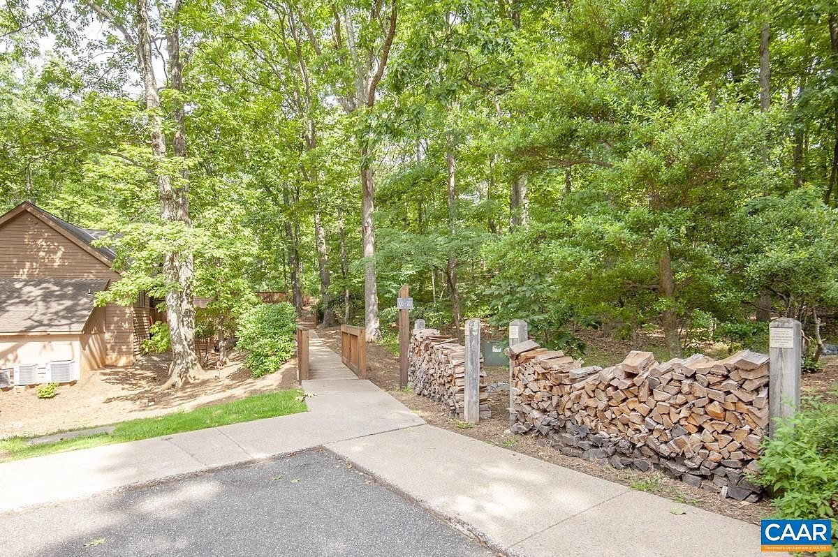 704 LAURELWOOD CONDOS Unit 704  