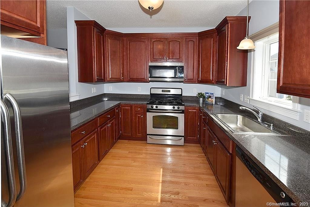 1158 HARTFORD TPKE Unit 17