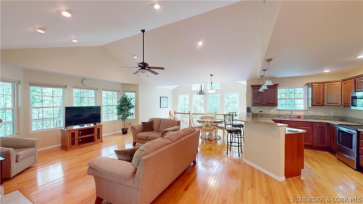 101 Cliffstone Ln  
