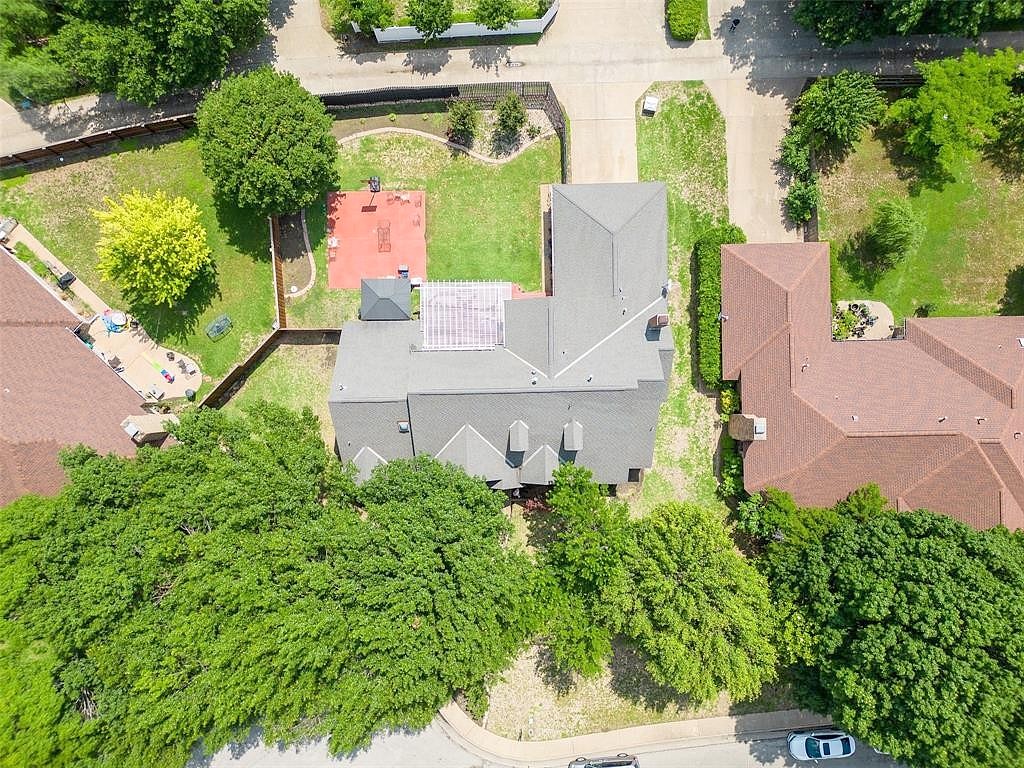 910 KINGS CT  
