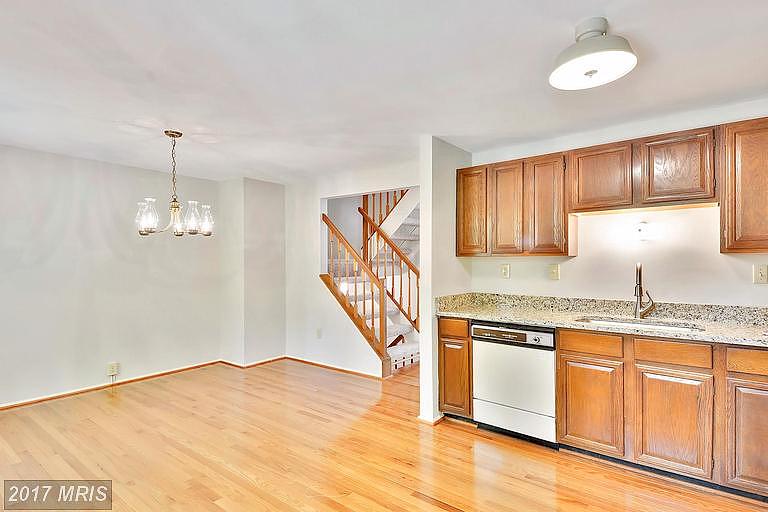 1585 Bennington Woods Ct  