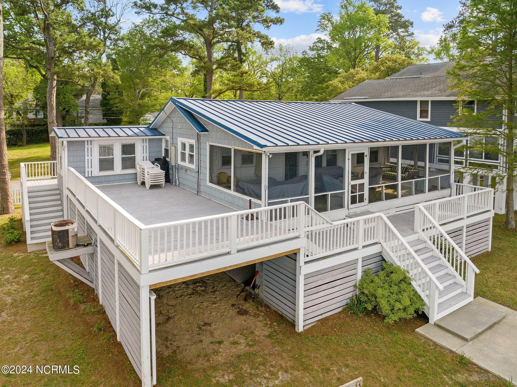 1411 BAYVIEW RD