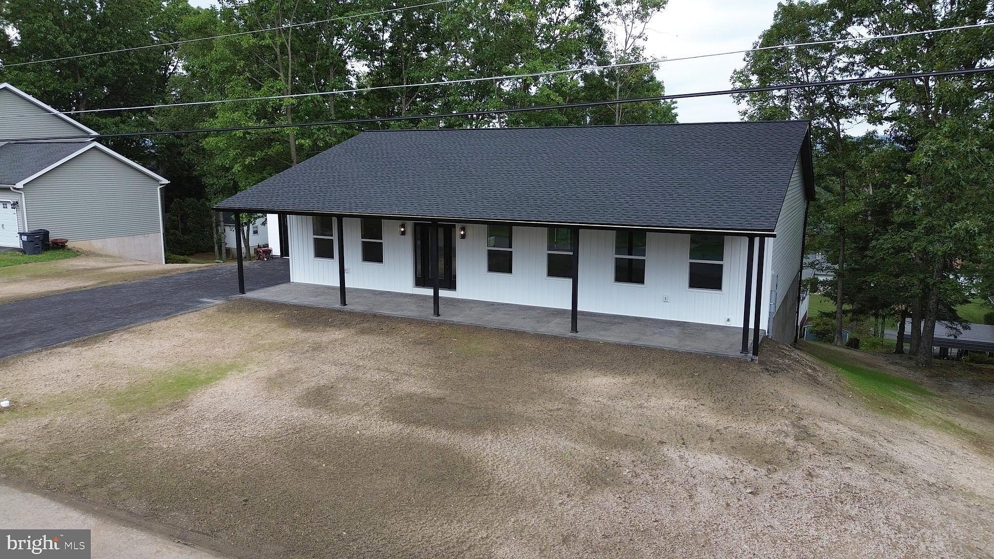 33 Hill Ter Dr