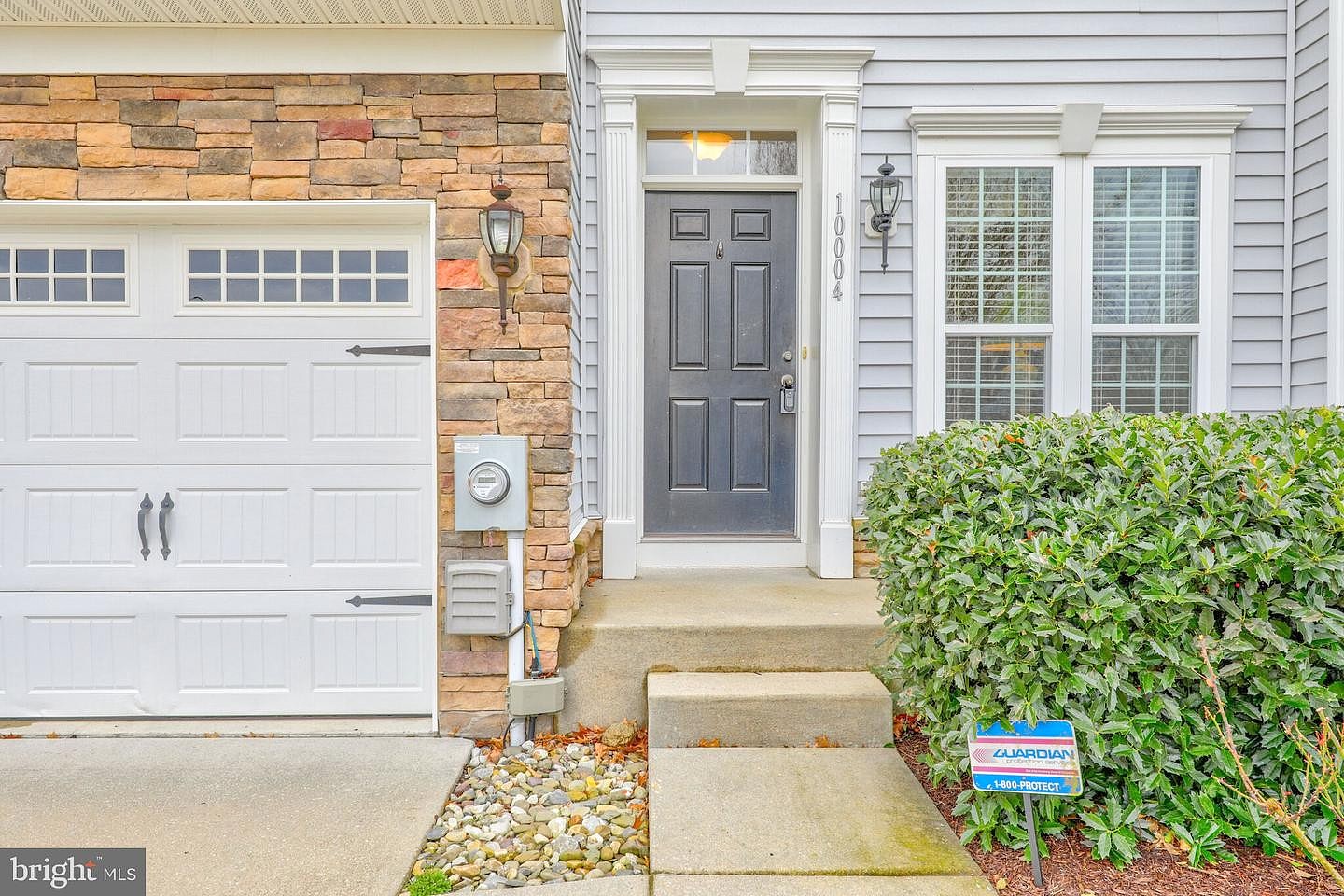 10004 Iron Pointe Dr