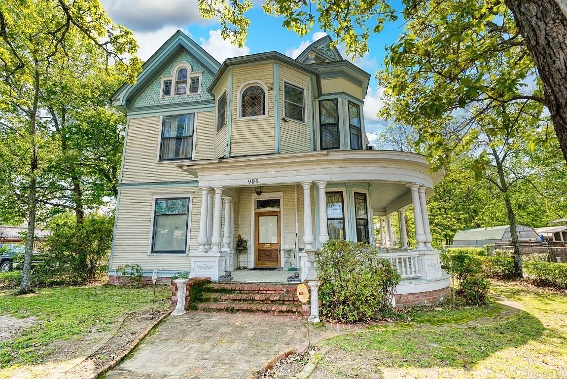 906 Malvern Ave  