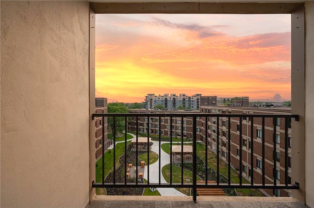 7220 York Ave S Unit 604  