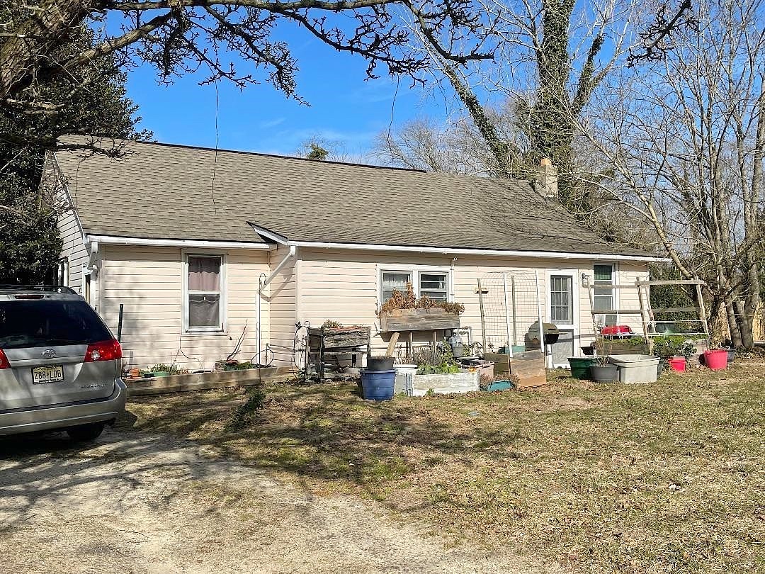 597 Seashore Rd  