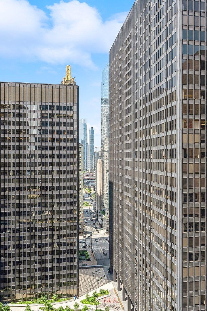 222 N Columbus Dr Unit 2102  