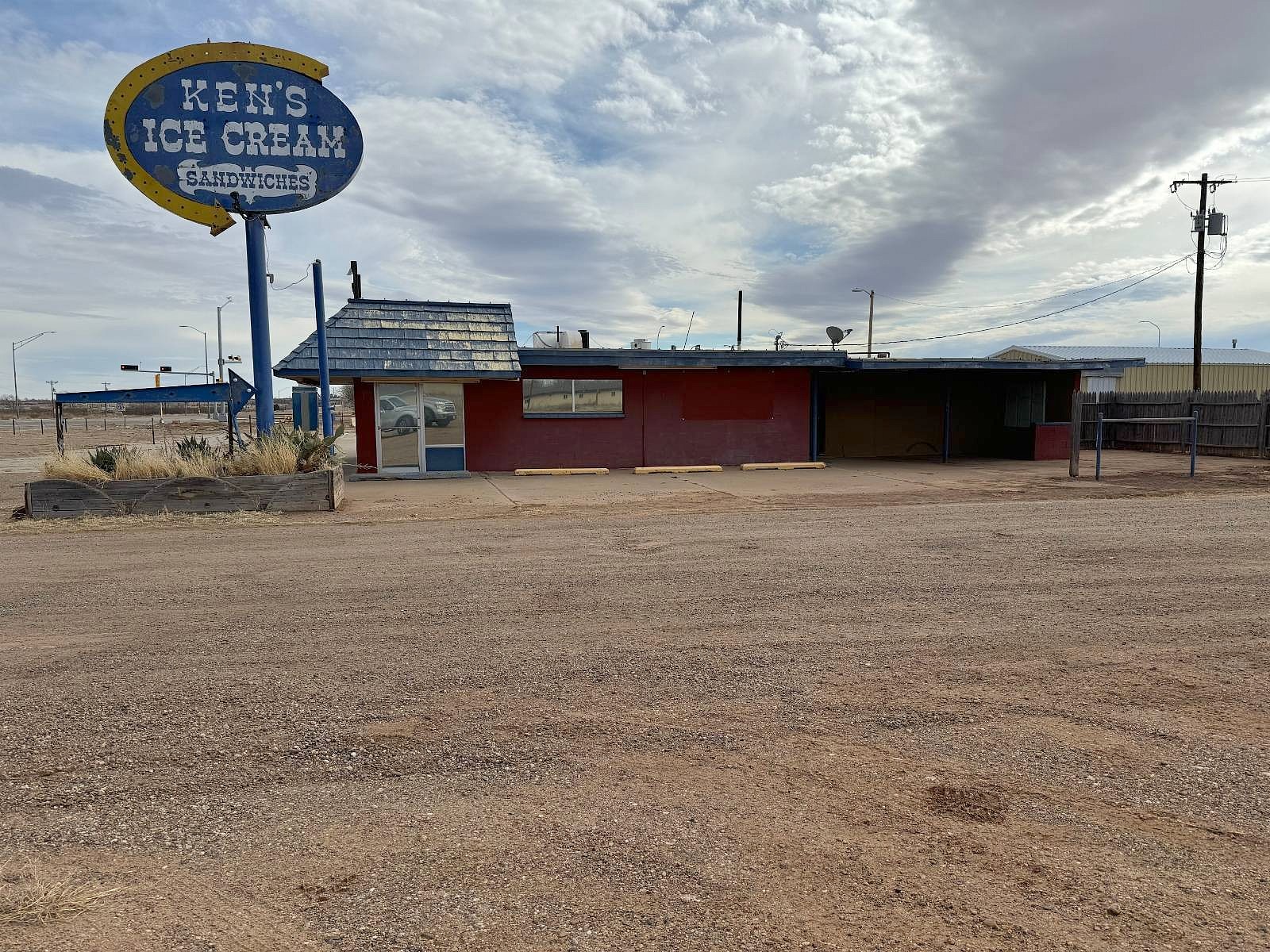 1804 E Route 66 Blvd