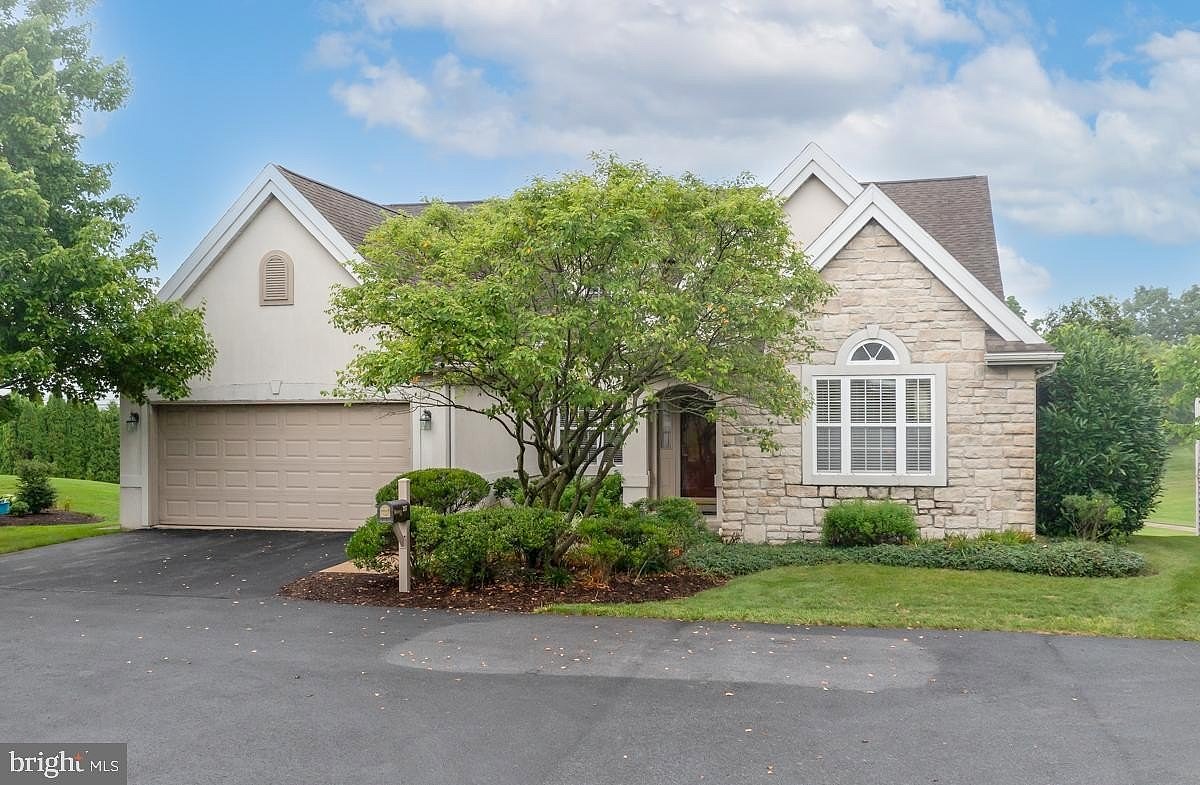 217 SANIBEL Ln