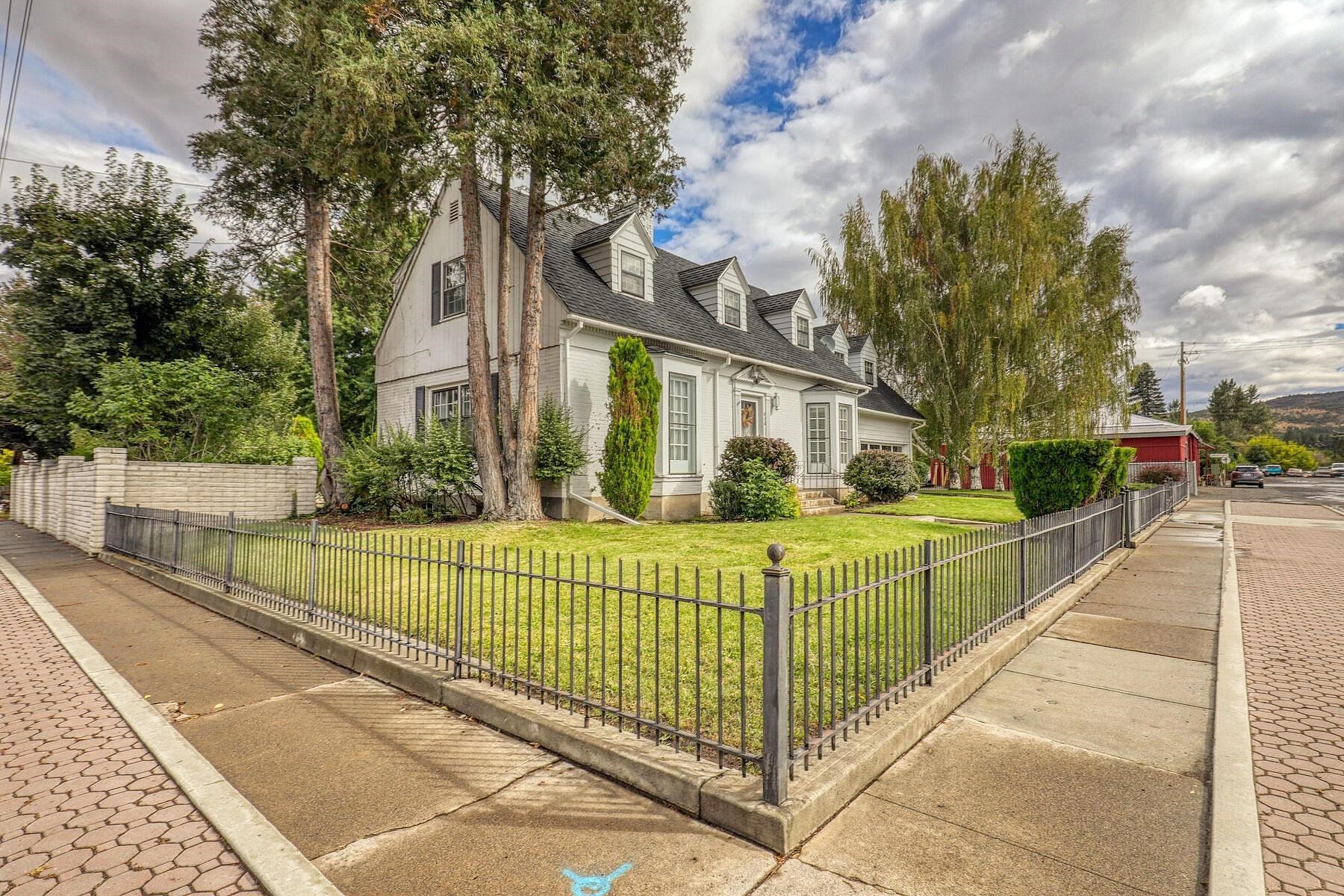 410 4th St