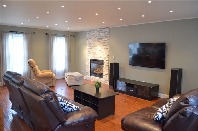 114 Lamsden Dr  