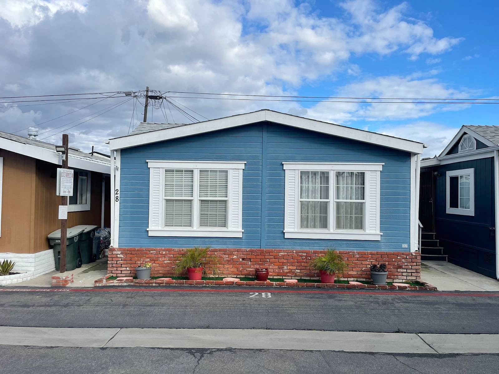 327 W WILSON ST Unit 28