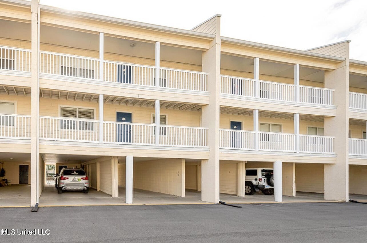 2421 BEACHVIEW DR Unit F13  