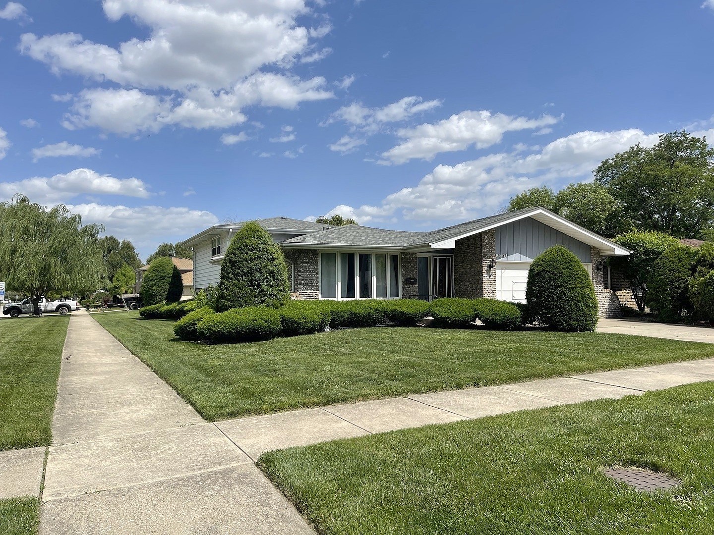 9901 Menard Ave  
