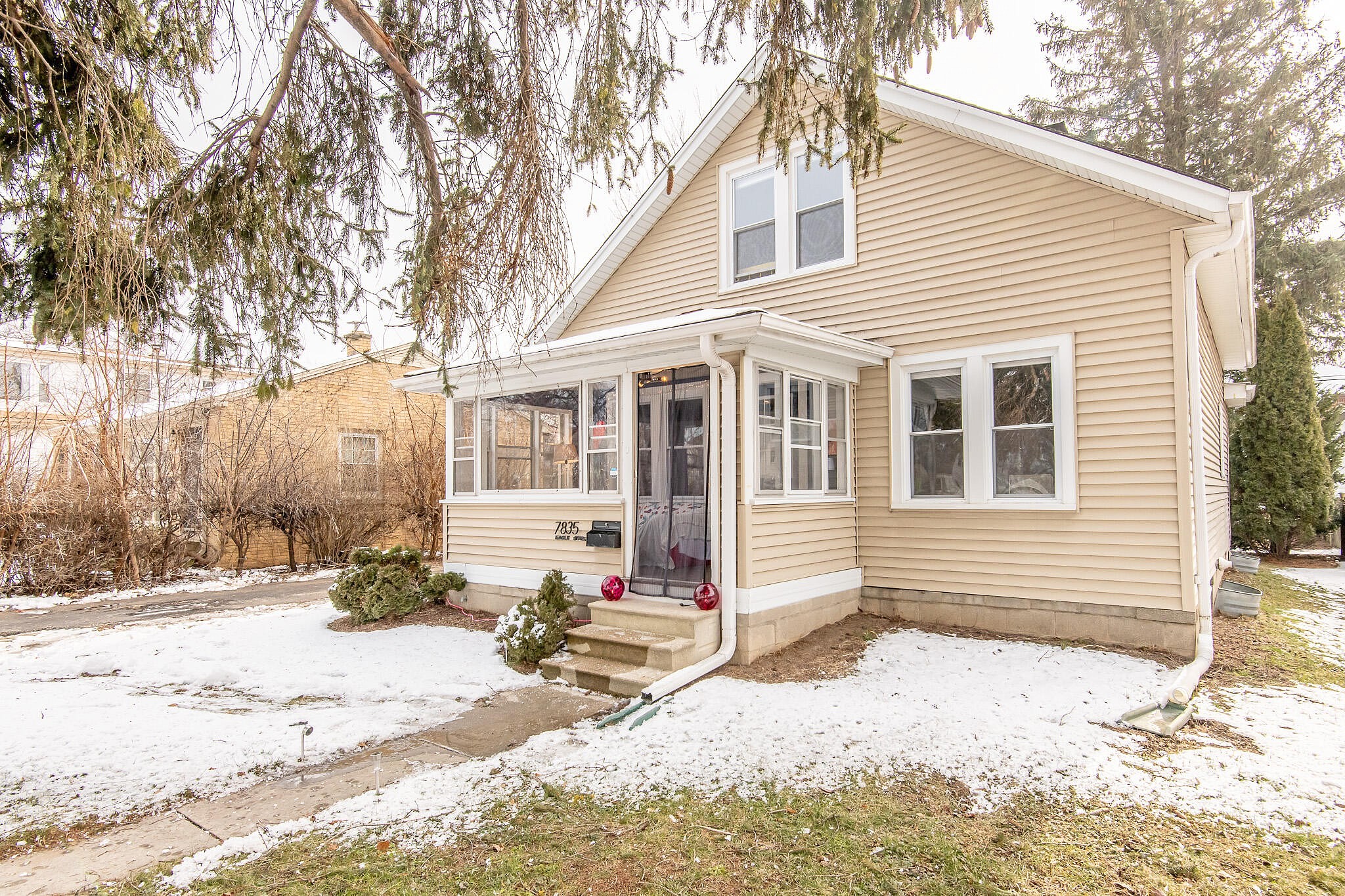 7835 EAGLE ST  