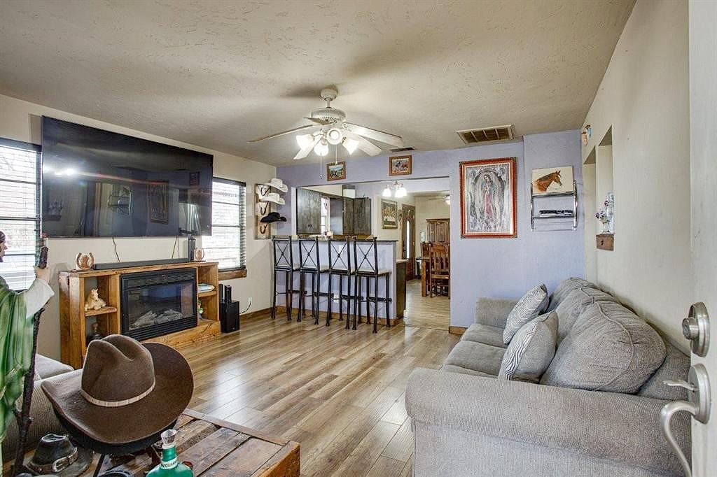 502 S Cockrell Hl Rd  