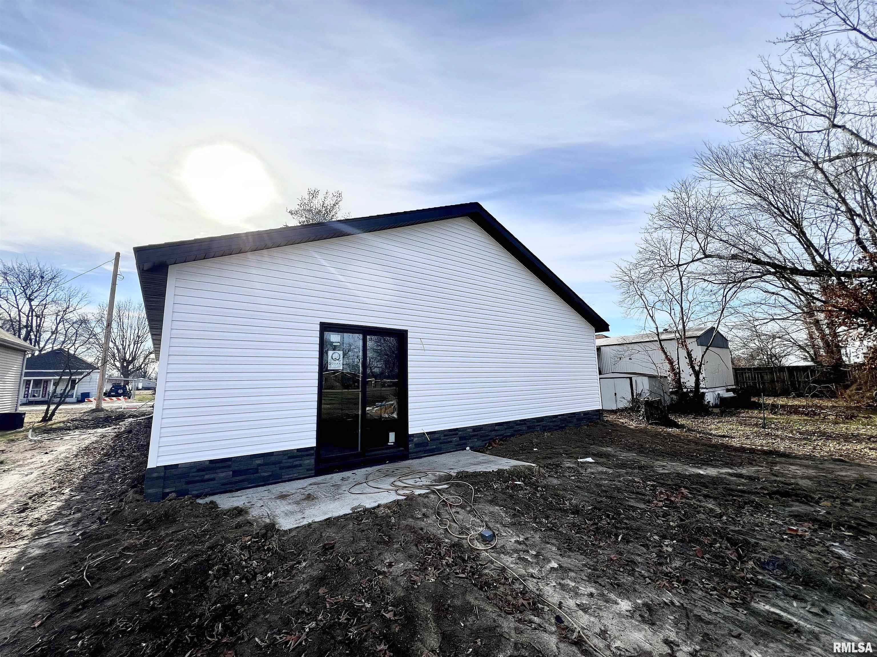 306 W NORTH ST