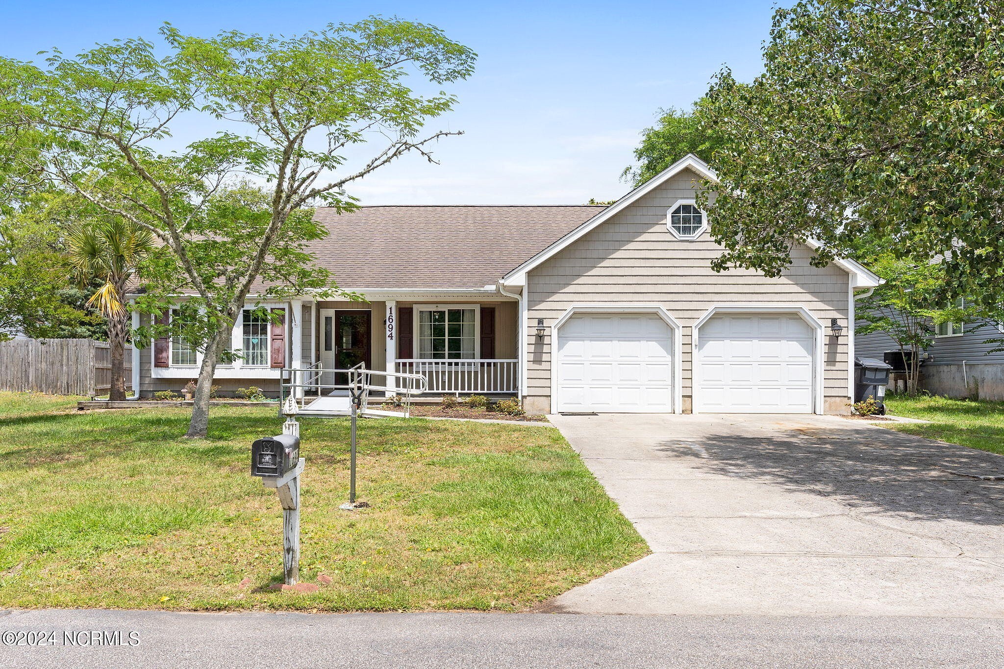 1694 Lake Tree Dr SW