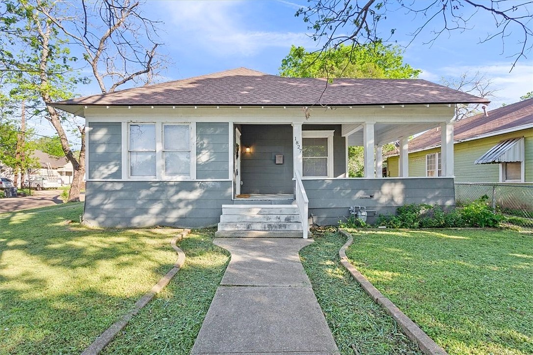 1827 Proctor Avenue Unit A B  