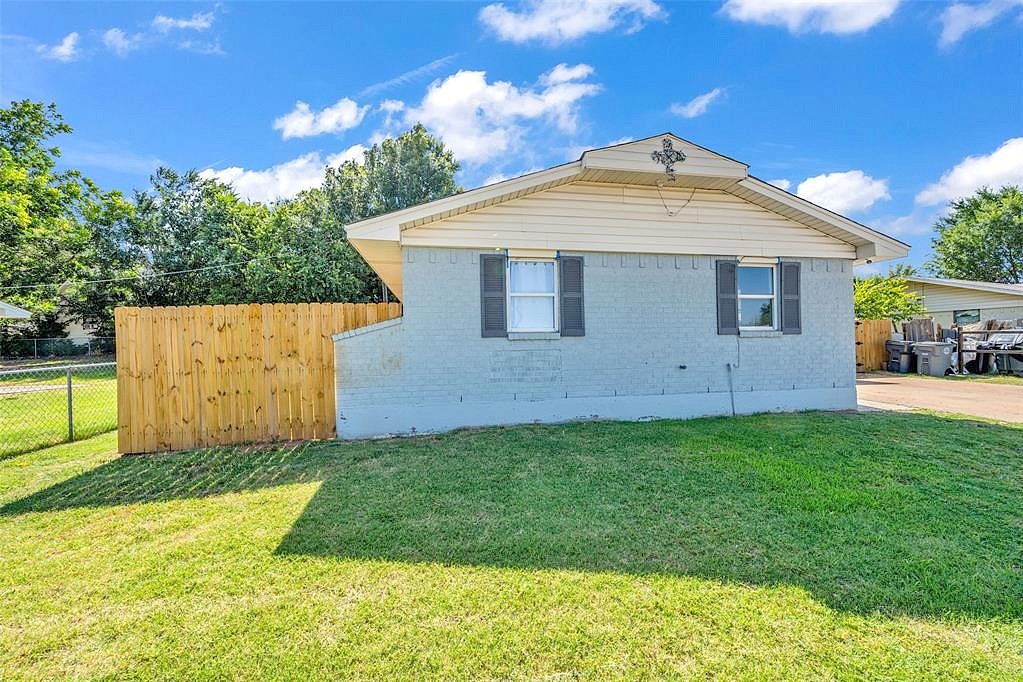 3204 NE CIMARRON TRL  