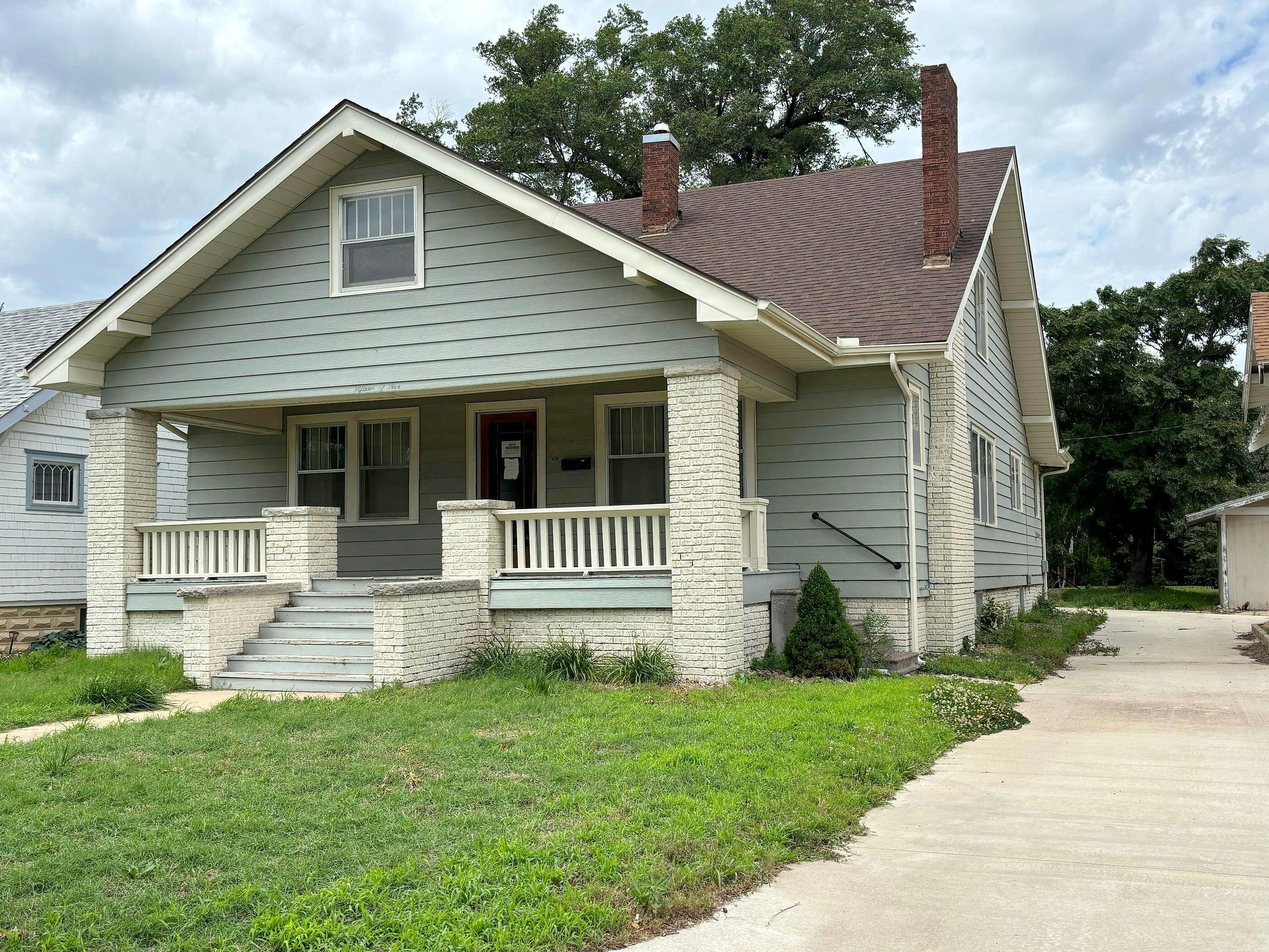 1505 N MAIN ST  