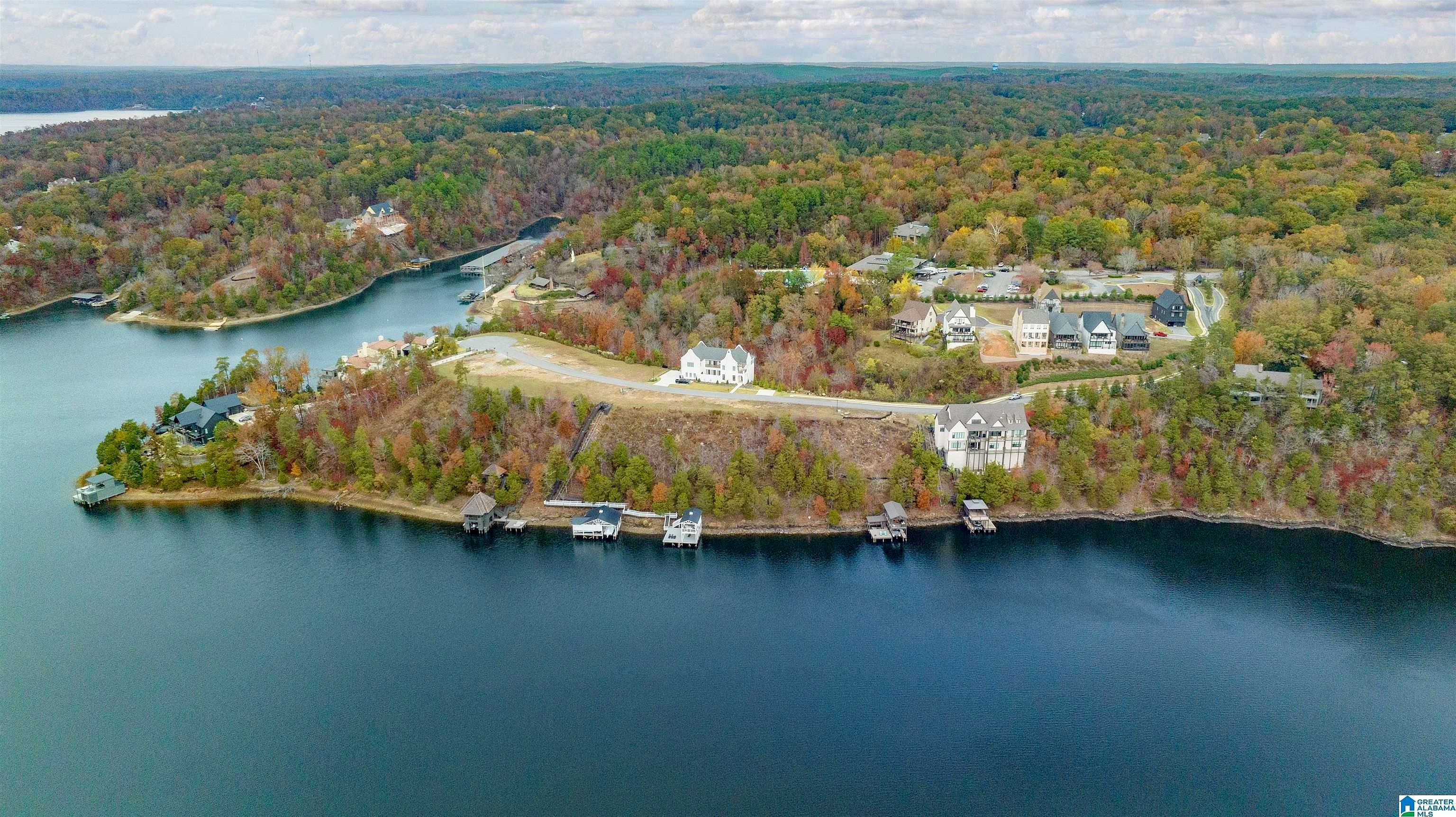 2381 MAISON DU LAC DR  