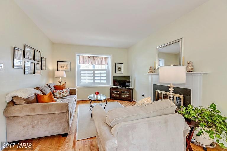 5934 BURNSIDE Lndg DR