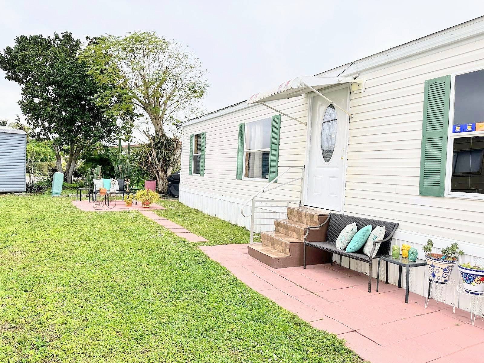 11201 SW 55th St Unit E15