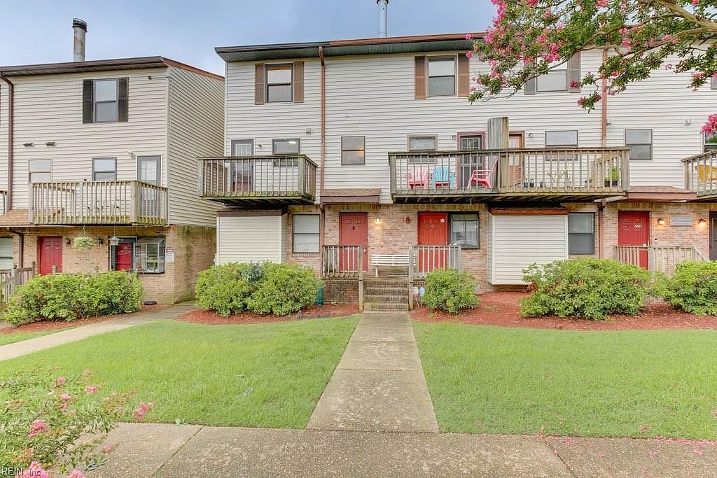 225 A View Ave Unit 211  