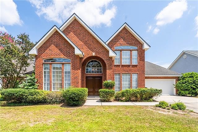 110 Woodchase Dr