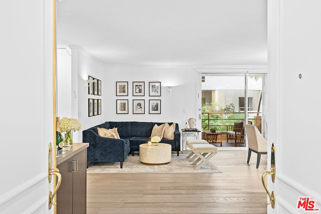 1131 ALTA LOMA RD Unit 231  