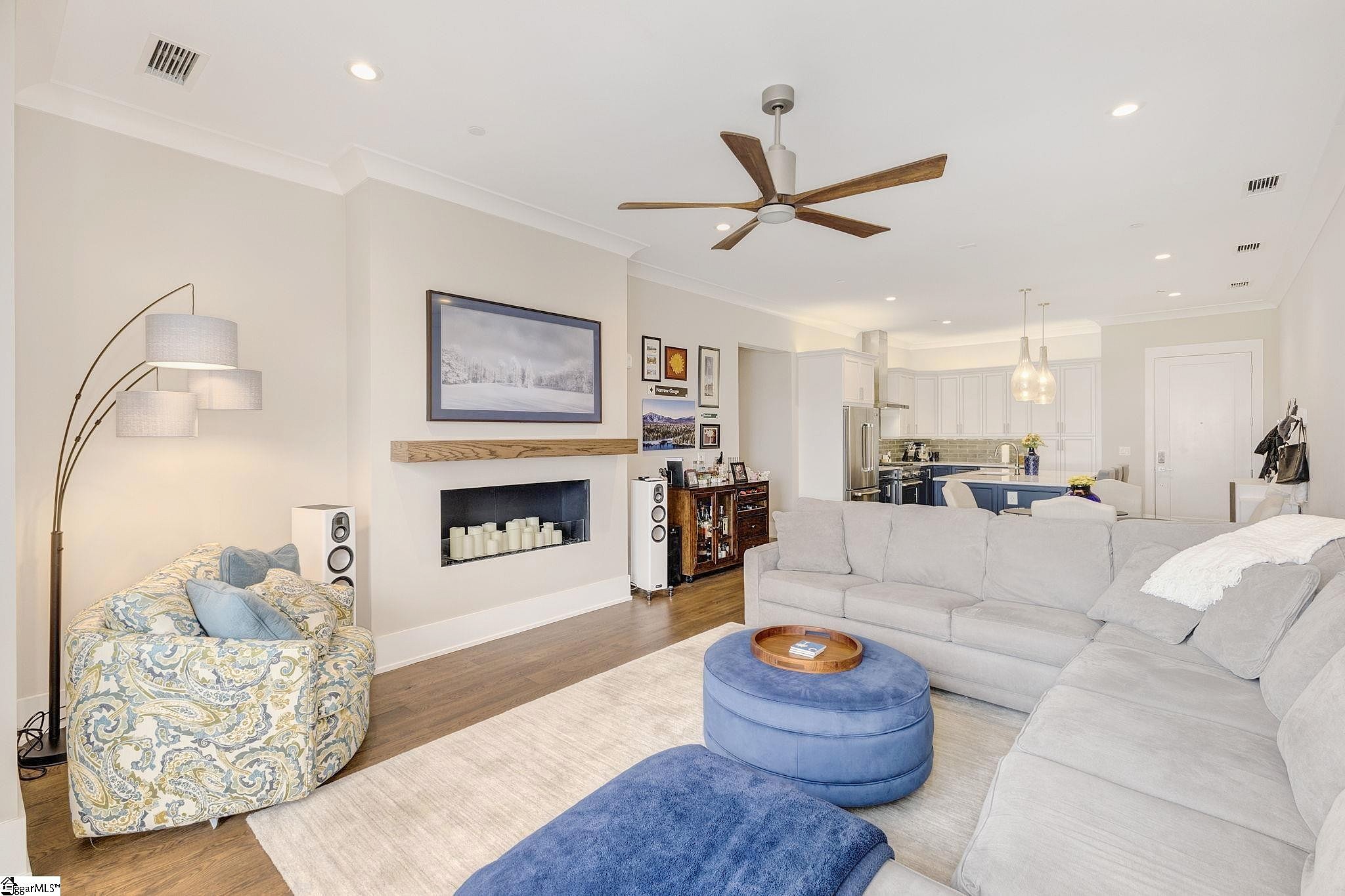 110 N Markley St Unit 204  