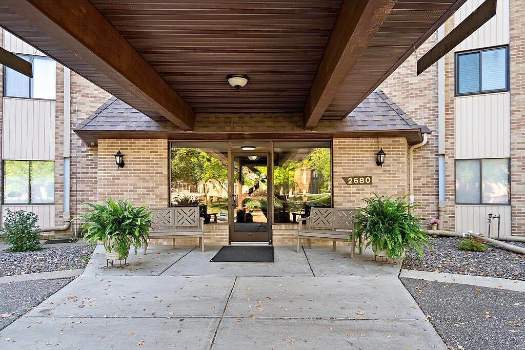 2680 Oxford St N Unit 114