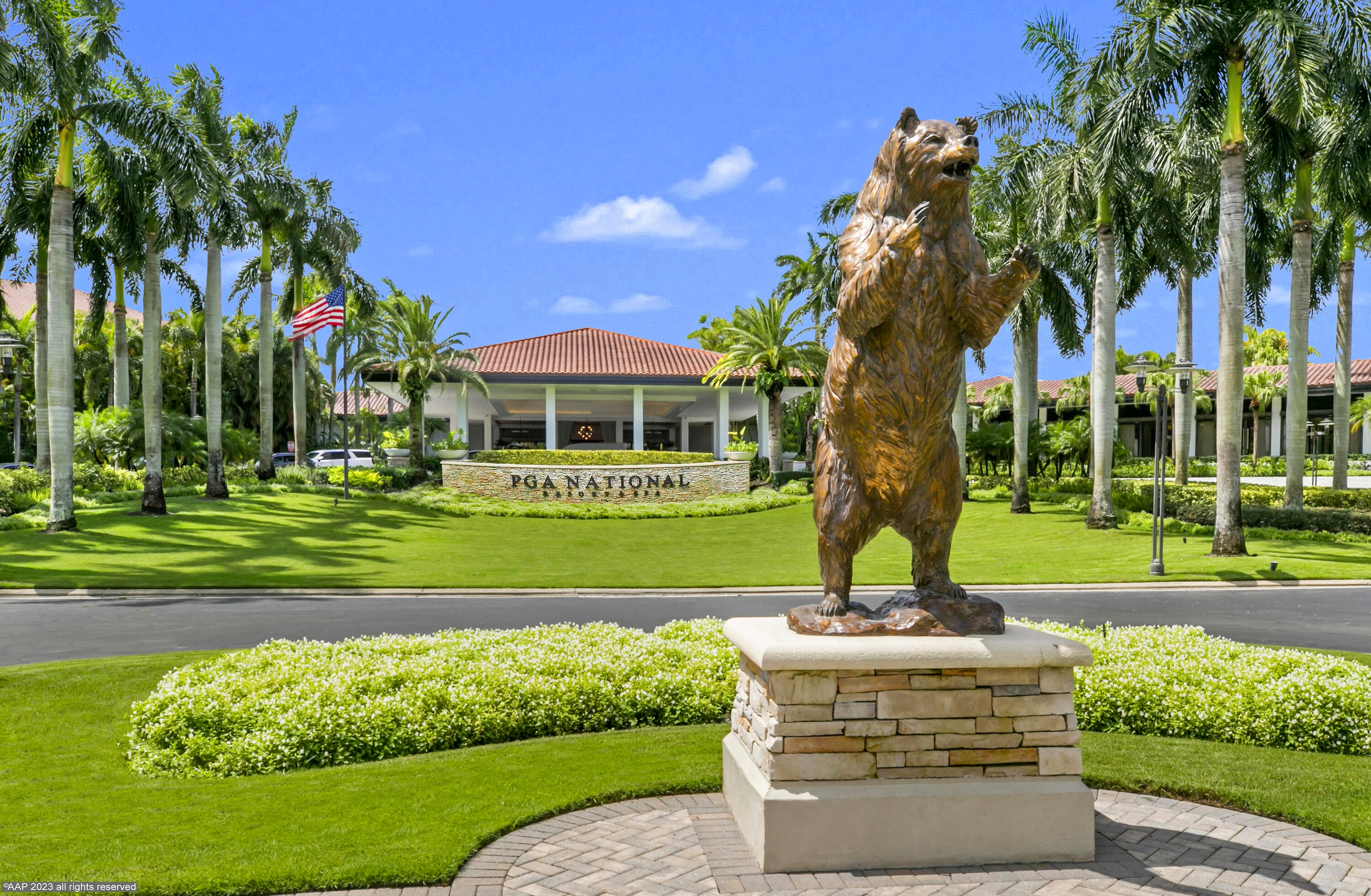 23 Lexington Ln W Unit D