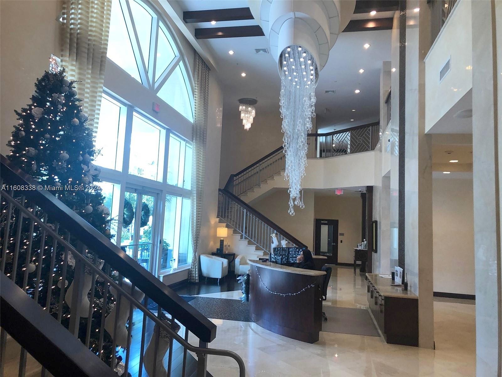 350 N FEDERAL HWY Unit 813  