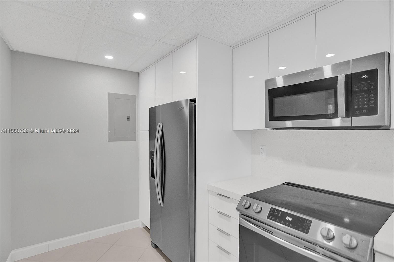 300 Bayview Dr Unit 107  