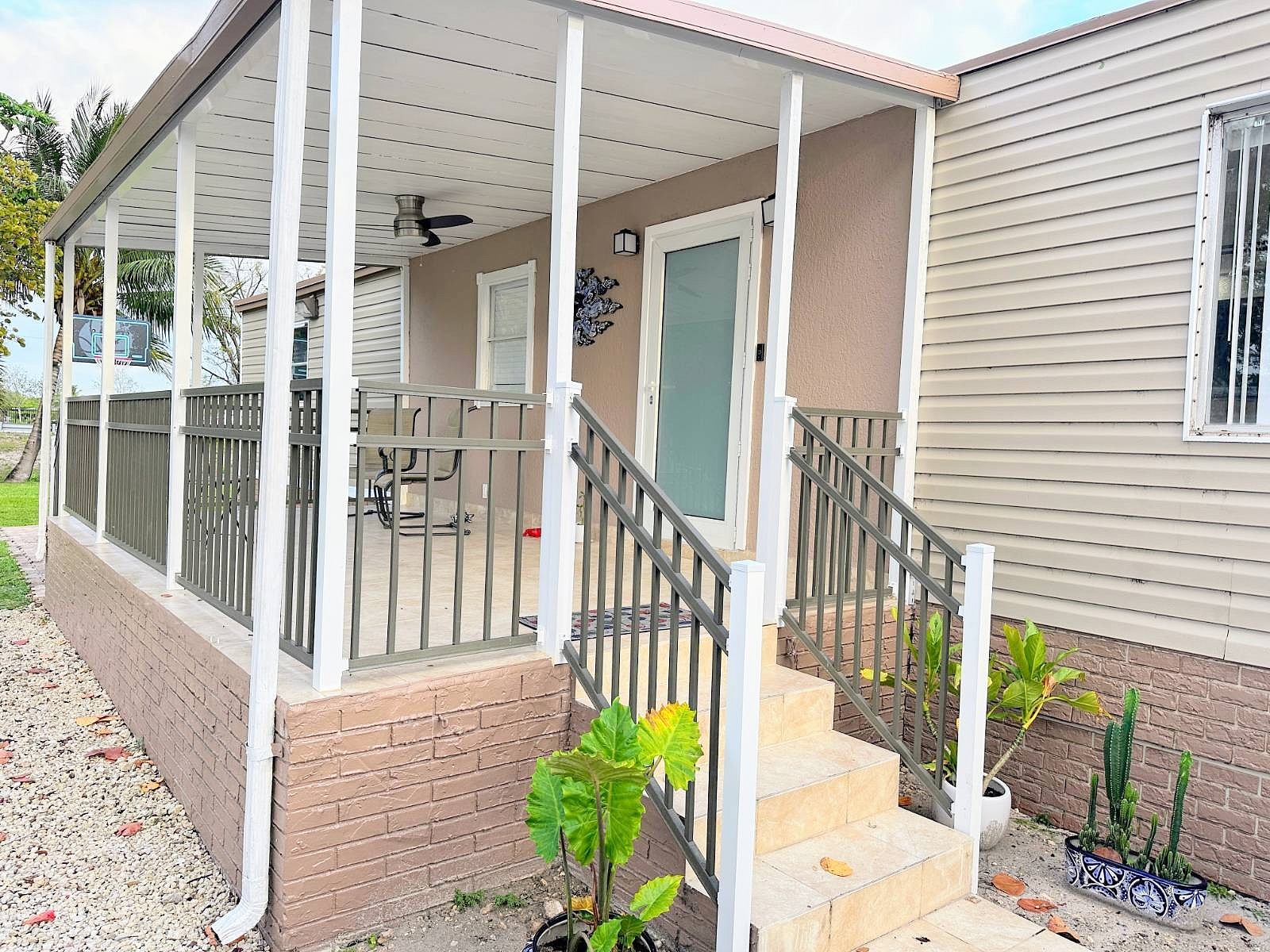 11201 SW 55th St Unit A19  