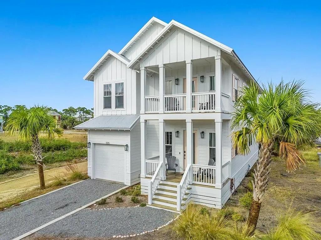 105 Loggerhead Ln
