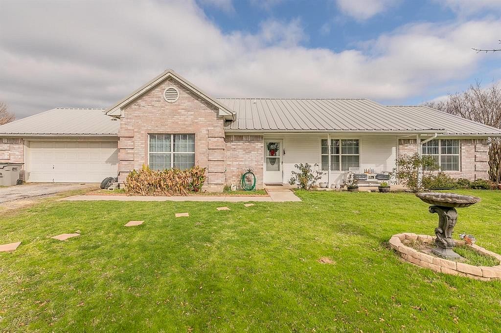 1303 Hutchins Ln  