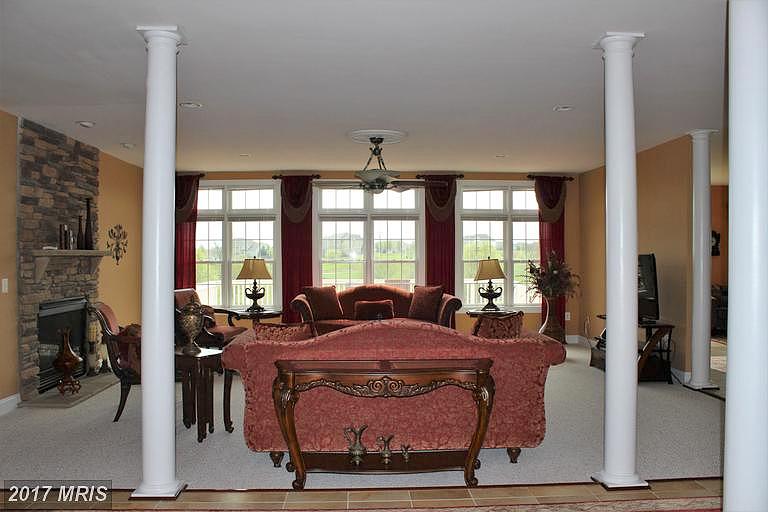 16607 Goldencrest Cir