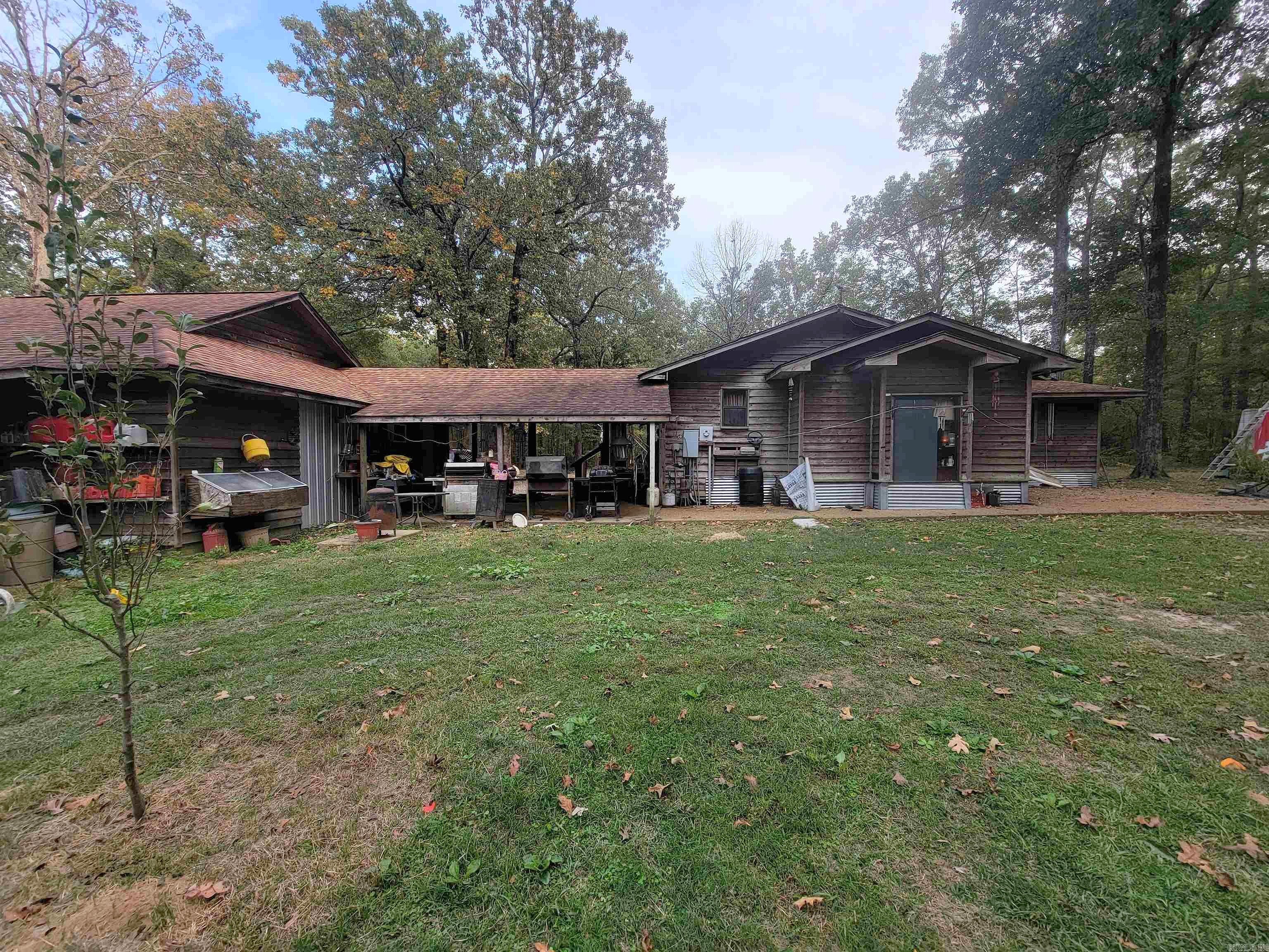 220 Pinewood Rd  