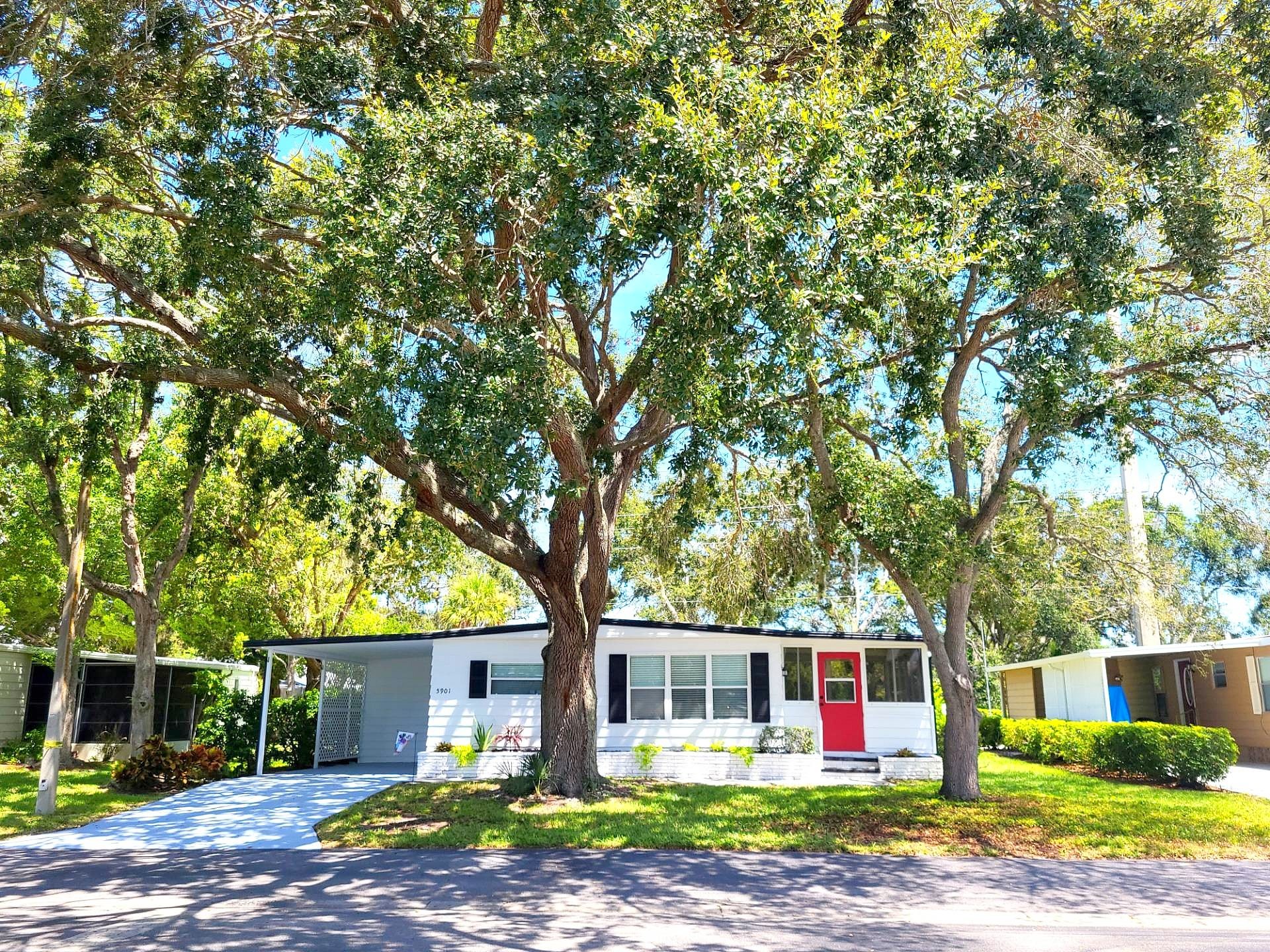 5901 Camelot Dr N Unit 30  