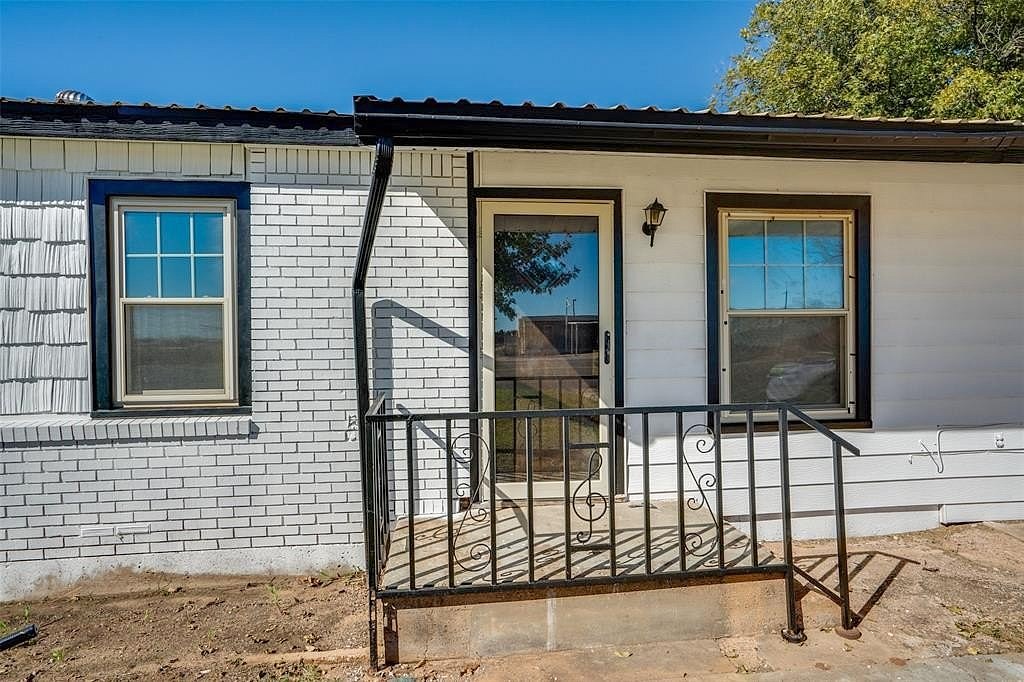 5615 E COUNTY RD 00083  