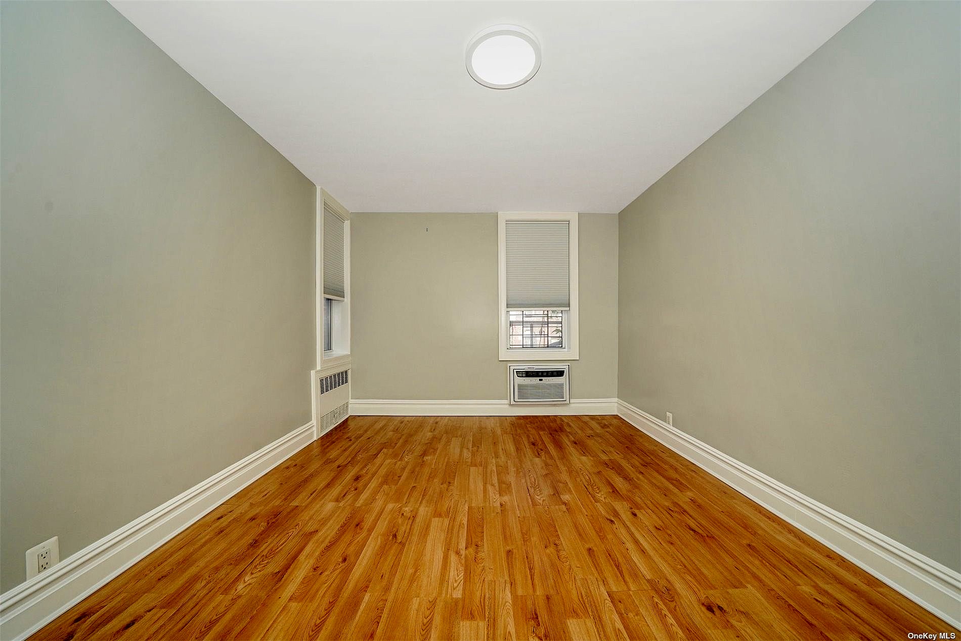 1730 E 14th St Unit 1H  
