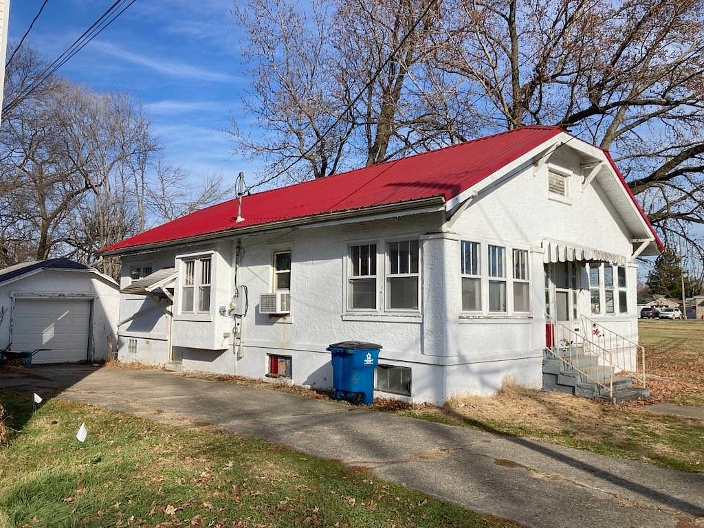 1014 W Main St