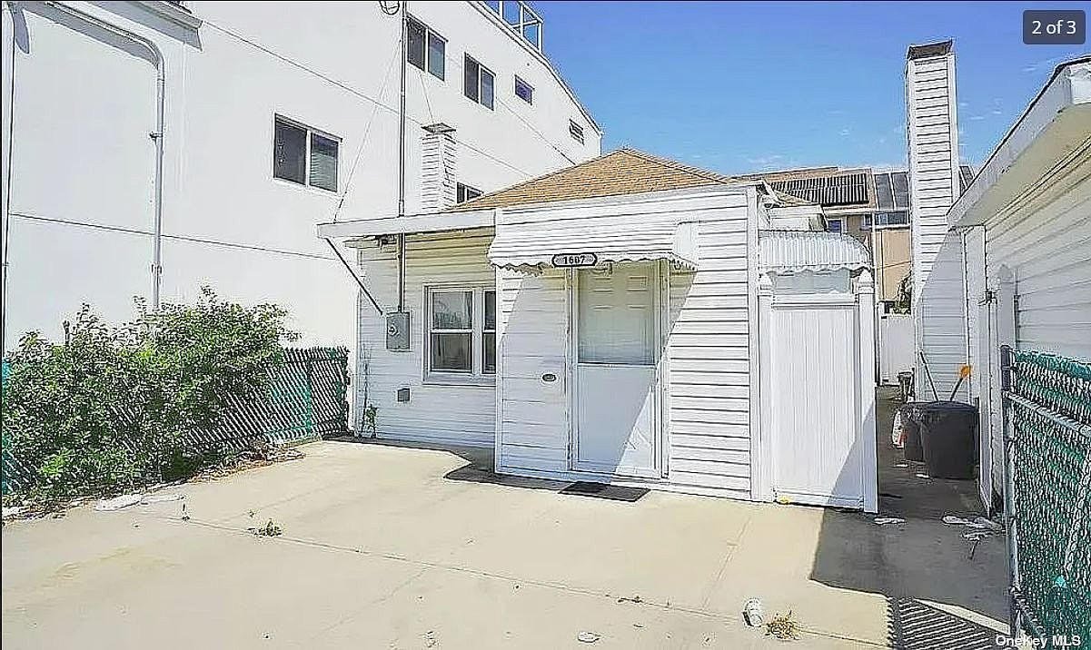1607 Oriental Blvd  