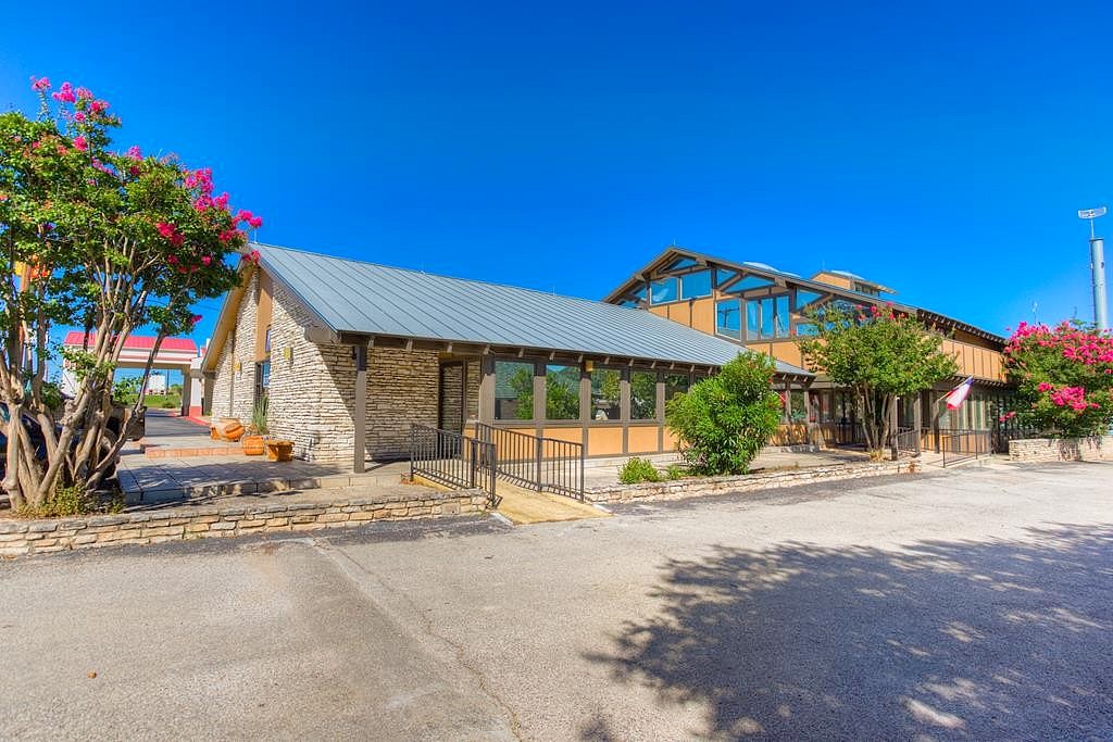 2125 SIDNEY BAKER ST  